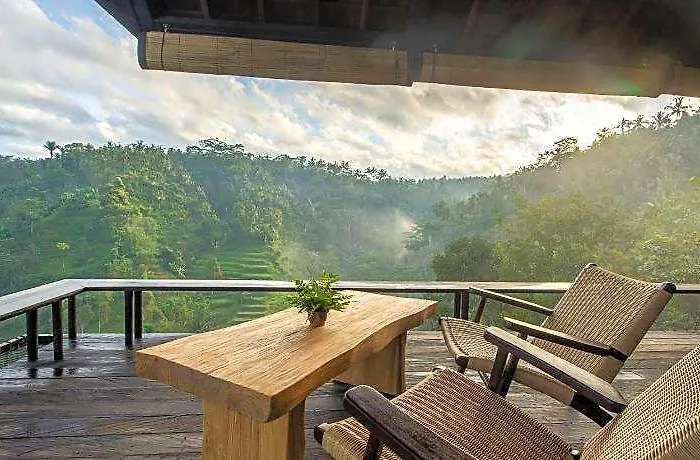 Buahan, A Banyan Tree Escape